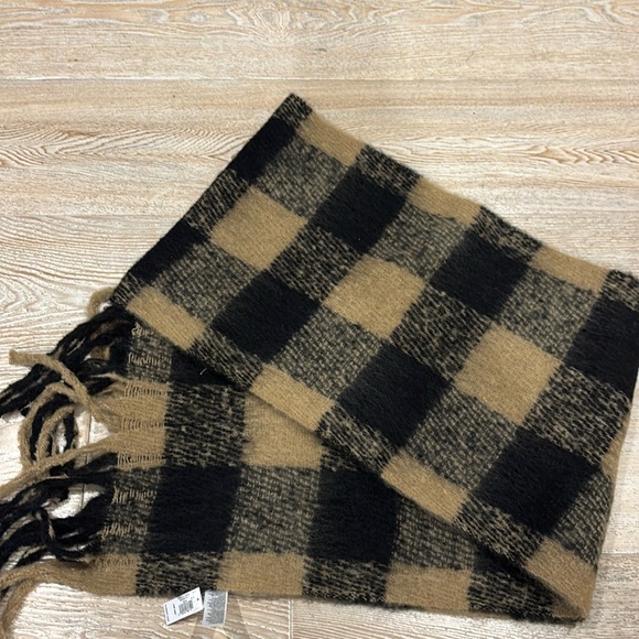 Old Navy scarf NWT - Picture 1 of 1
